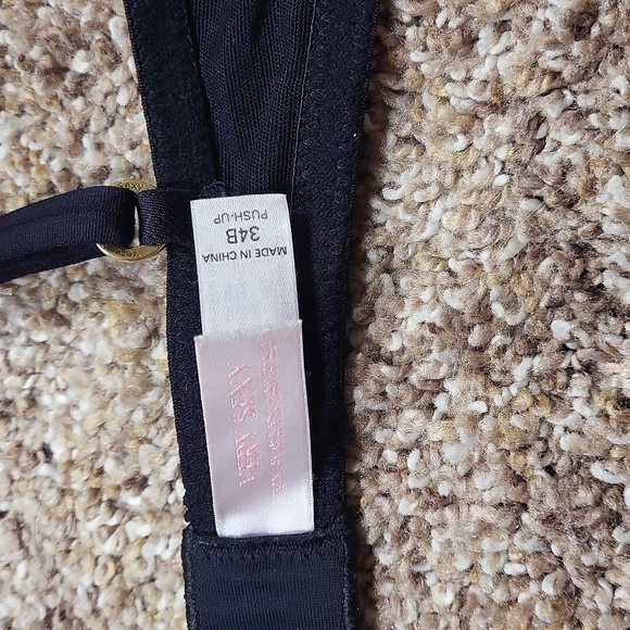 Victoria Secret push-up - Picture 3 of 4